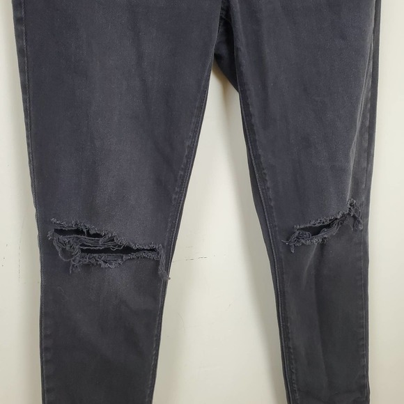 AMERICAN EAGLE | MOM JEAN BLACK WASHED DISTRESSED WHISKERING JEANS WOMEN SIZE 2 - Picture 5 of 17